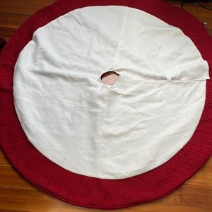 Holiday Tree skirt